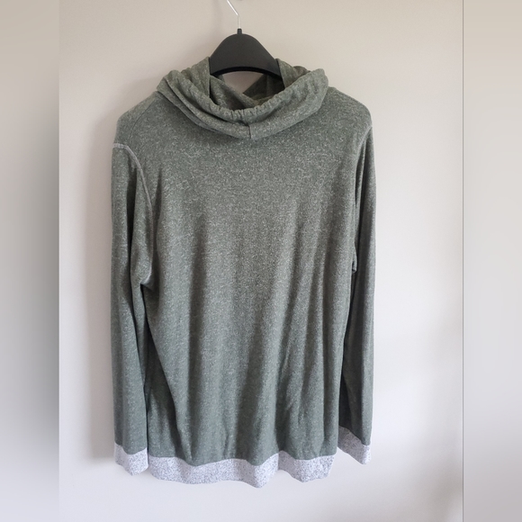 Pink Clover brand cowl neck tunic length shirt Stitch Fix - Picture 2 of 3